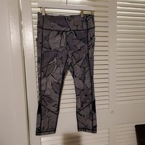 Lululemon crops